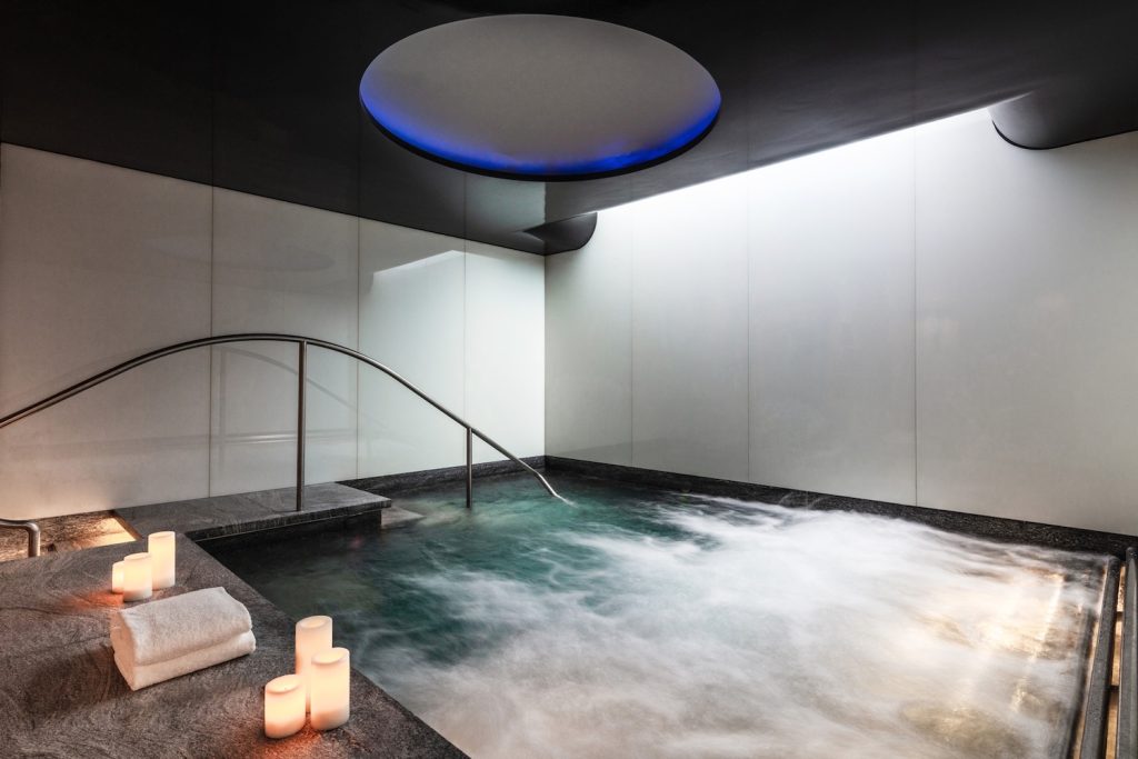Four Seasons Hotel London at Park Lane Spa spa profile